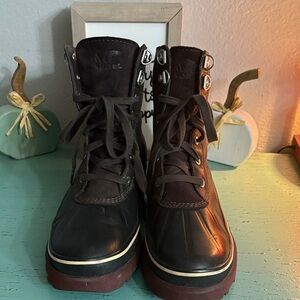 Sorel Dark Brown and Black Lace-Up Boots Mens 9.5 box 141